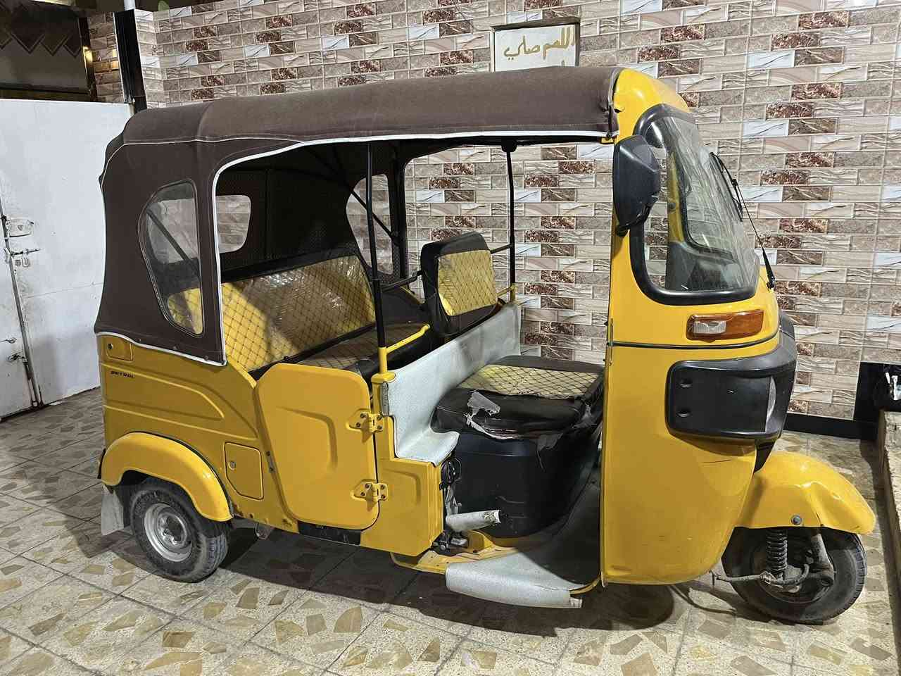 للبيع تكتك موديل 21 سنويه ولوحة بيه ضربات قليلة مكينه عوزه تجفيت مكاني ماجدية سعر 7ملاين و300
وبيه مجال للشراي وهذا رقمي ***********
