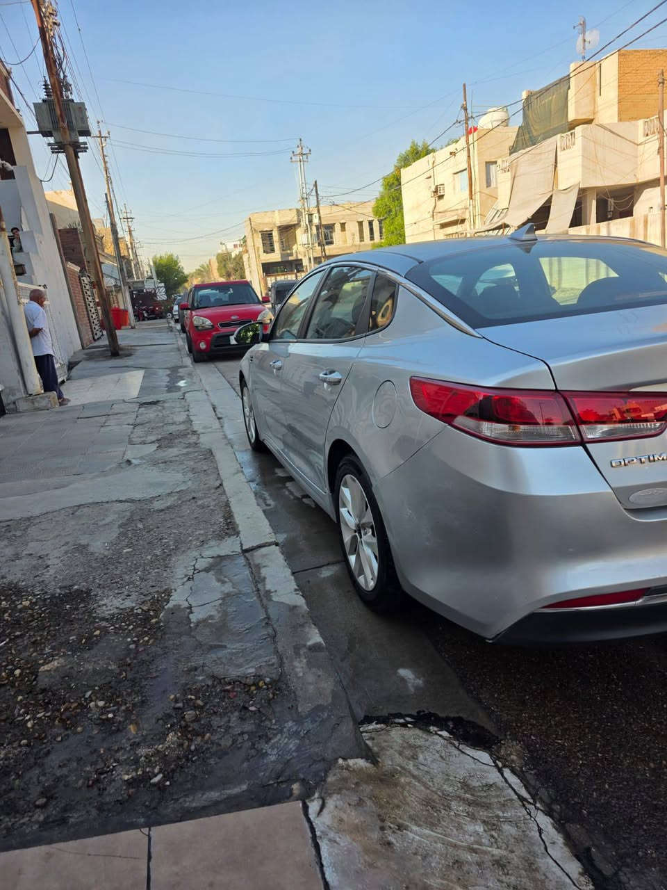 سلام عليكم كيا اوبتما وارد امريكي موديل ٢٠١٨
ماشية ١٢١ فقط حادث امريكا نص الجاملغ الخلفي مصبوغ بدون بارد وبدون طخات فقط حالوب حيل خفيف ومامبين  السيارة حيل نظيفة محرك ٢٤٠٠ بلادي مامفتوح كير بلادي تبريد وتدفئة شغالات السيارة جاهزة بدون نواقص موااصفات رادارات بلمري وشاشة جبيرة كاربلاي رقم اربيل شرط التحويل مكان السيارة بغداد مجمع بسماية السعر ١٤٢ *********** وتساب‏‪***********‬‏اتصال
