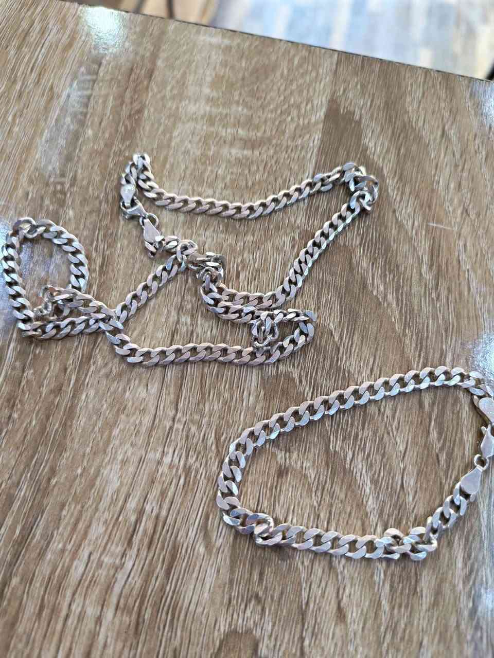 زناجيل أوزان وسط نضيفات 
الأوزان موجودة داخل الصور سعر الغرام 3,500
*********** التواصل واتس اب موجود
بغداد
