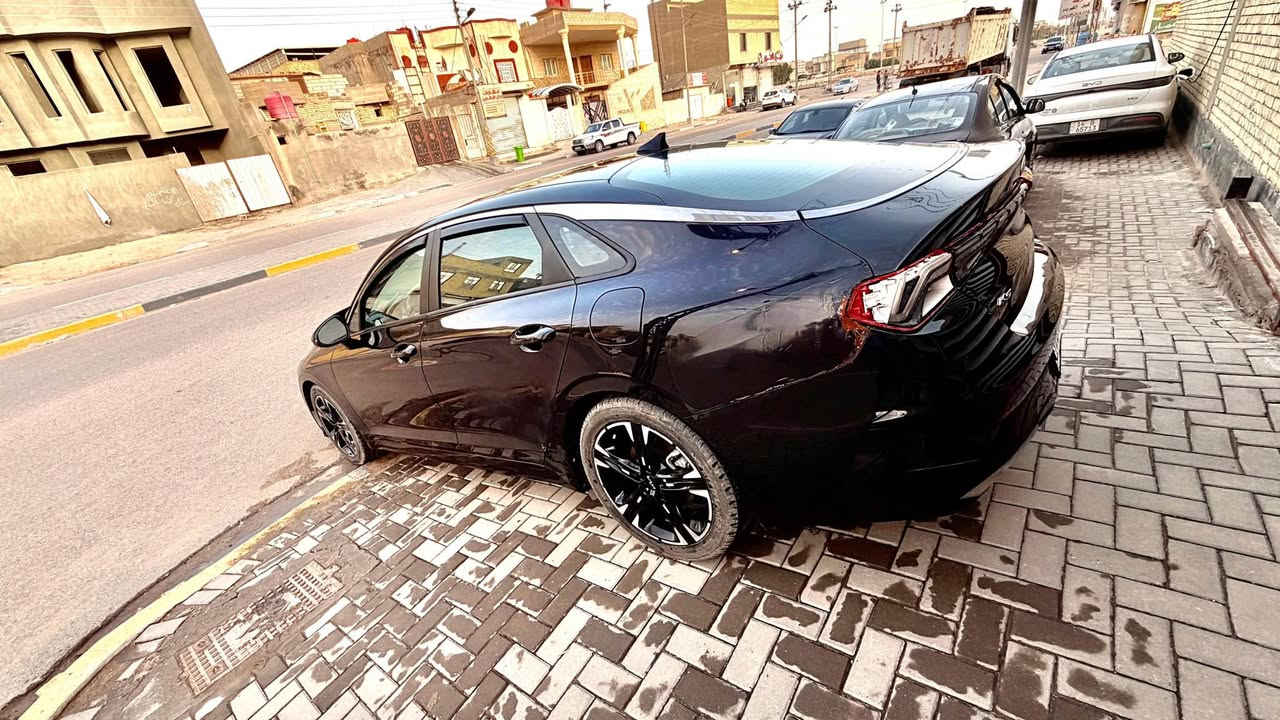 السيارة K5 وارد امريكي مواصفات GT-Line الضرر خلفي
محرك 1600 تيربو ماشيه 72 الف كيلو
بجم كبس 
كير محرك مكفولات
تبريد ثلج على البلاد
مواصفات بصمه تشغيل
تشغيل عن بعد
رادارات نقطه عمياء
رادار امامي 
توقف ذاتي 
كاميرا خلفية
كشنات جلد GT-Line
قماره حديد
لايتات 3 عدسات LED
تحكم ستيرن 
مثبت سرعة وقيادة ذاتية 
شاشة جبيرة 
وباقي المواصفات المعروفه
الضرر: الصندوق الخلفي ( تبديل نفس اللون ) وخشم الجاملغ الخلفي 
بيها مكان بارد الباب خلف السائق
السيارة بدون ايرباك بدون دواخل بدون قطرة صبغ
رقم بصرة حرة باسمي تحويل مباشر 
السياره رقم بصرة بأسمي
السعر 148 وبيها مجال 
المكان: البصرة ياسين خريبط
للاتصال *********** البصرة, العراق
