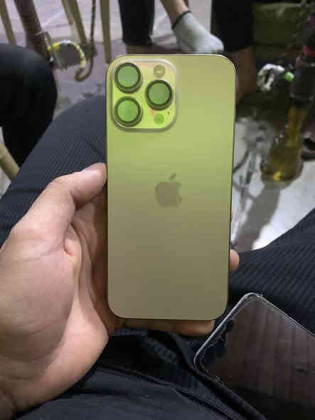 جهاز 16 برو ماكس شخط مابي 
شركه ماستر بعده داخل الضمان
البطاريه 100 فول ومكفول 
السعر 1425 الرقم ***********
