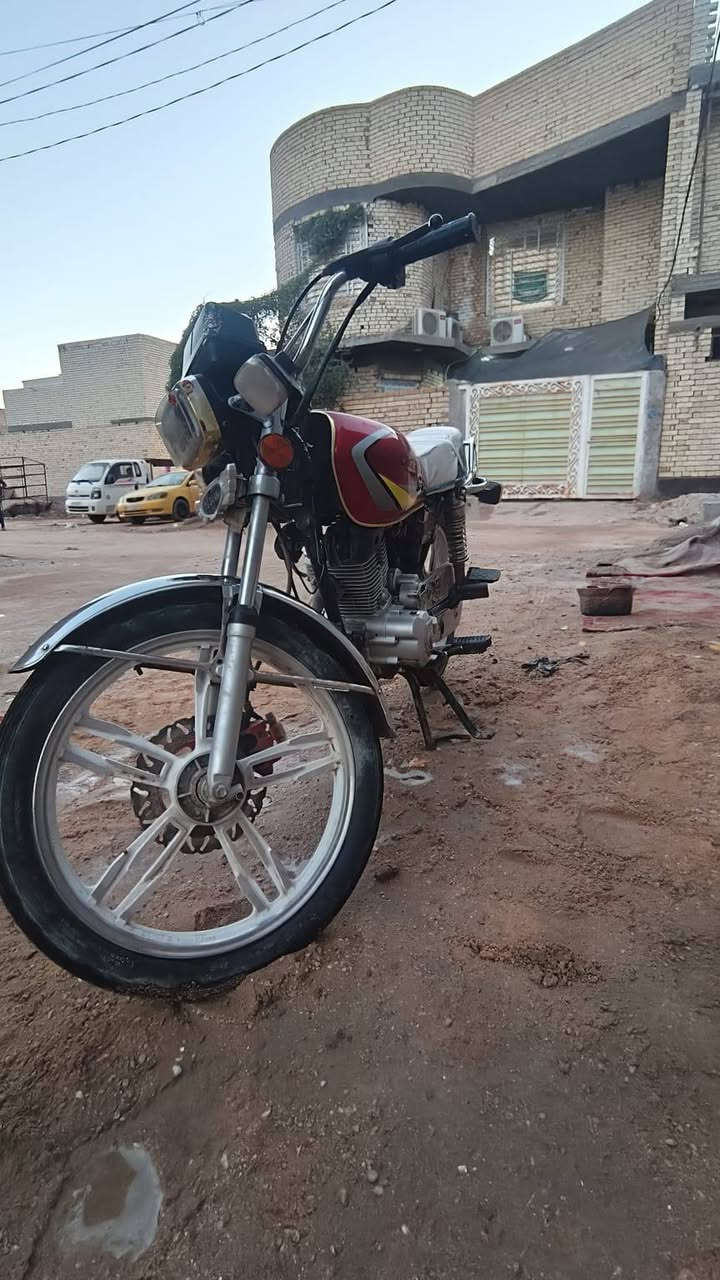 سلام عليكم
دراجه خمسه كيل جاهزه أي نقص وأبيه شرط سلف هندر تشتغل السعر ٤٥٠ وبيه مجال 
***********
