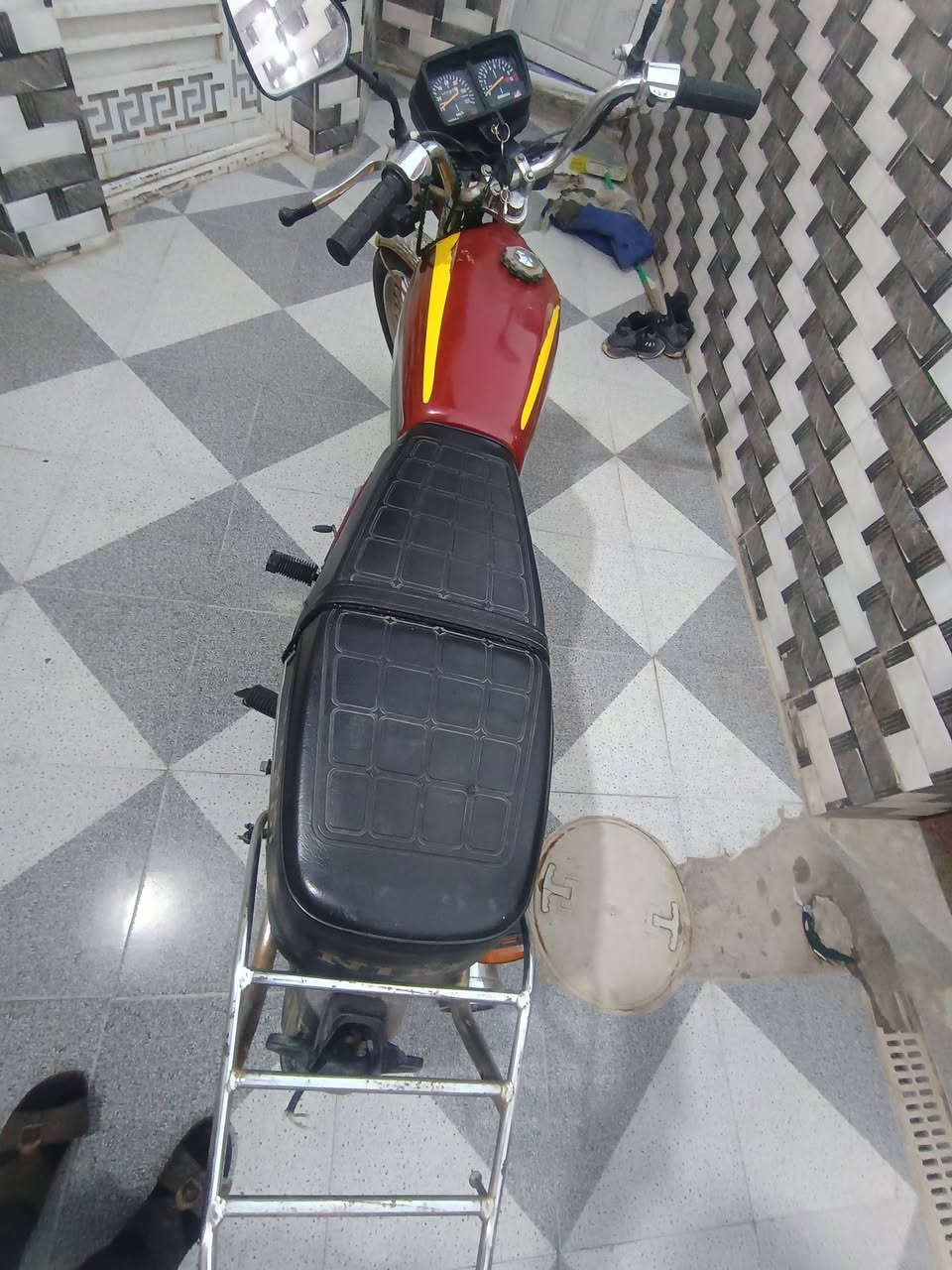 السلام عليكم
دراجه نامه كلك مكفوله كهربائيات
 محرك لا تبخير ولا تنقيص
فريحه السعر 300 بيه مجال للطيبين
***********
