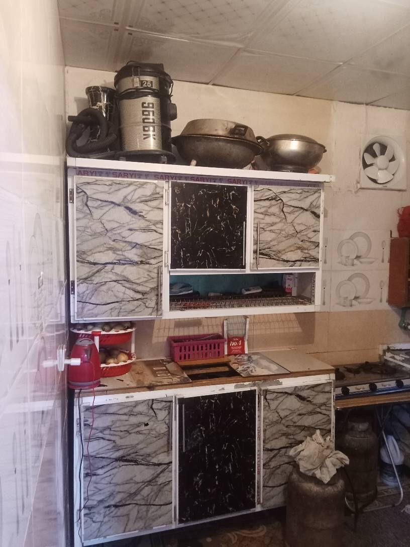 ‎بيت تجاوز للبيع قبله حي لجامعة كله سندويج مجاري نرجىس غرفتين وصاله وصحيات كله سراميك $18$***********‎ البصرة, العراق
