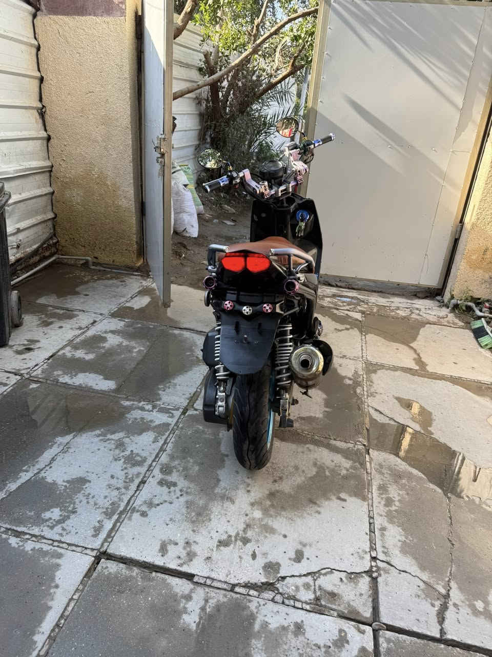 السلام عليكم ورحمة الله وبركاته 
دراجه سكنز جبلي مزوده برغي مامفتوح من المكينه 
صالنصه رياضي ستيرن رياضي كفرات رياضي معدل شلعه تخبل مناقصها شي مكاني بغداد الشعله 
***********
