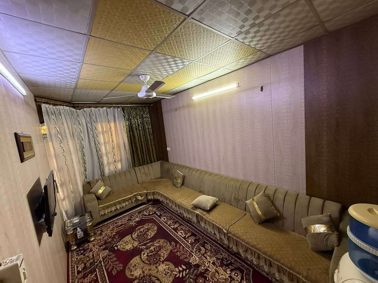 🏠دار للبيع للبيع 

علق بتم ويصلك السعر 

فرصة استثمارية او للسكن

📍الموقع حي الميثاق فلافل بدر

طابق ونص

غرفتين نؤم

مطبخ بالطابقين متوفر
 
هولين

صحيات
 

المساحة105

الواجه 5,30

↕️مكون من طابق ونص 

✅سعر الدار عبر الهاتف
مكتب التهاني للعقارات سايدين الميثاق مجاور شركة الحافظ 

👤فيس بوك #مكتب التهاني للعقارات

☎️ كورك ***********
☎️اسيا‏ ***********‏
