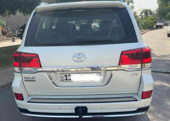 مرحبا اخوان لاندكروز موديل ٢٠٢١ بحراني رقم بغداد ماشية 92 الف قابل للزيادة رقم بغداد الدولي هزة جديدة كفاله عامة عدى طلقة بل بنيد مانافذه مسويه وممبينه سيارة ب اسمي رجئا اقرة المنشور وشوف السونر واتصل للستفسار عن السعر المراسلة على رقم الهاتف *********** واتسب موجود بغداد
