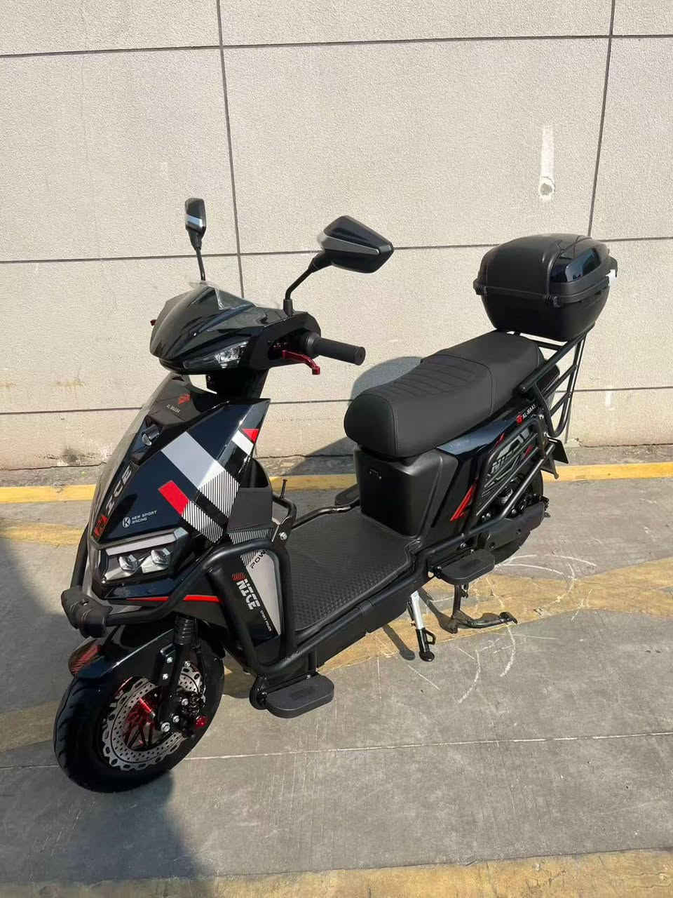 تشكيلة متنوعة من دراجات الماسة 
عدد البطاريات:  6 
نوع البطاريات : گرافين حقيقي
حجم الملف : 2000 واط 
حجم التاير :  12 
اضافة الى باقي المواصفات 
 متوفر جملة و مفرد 
***********
***********
