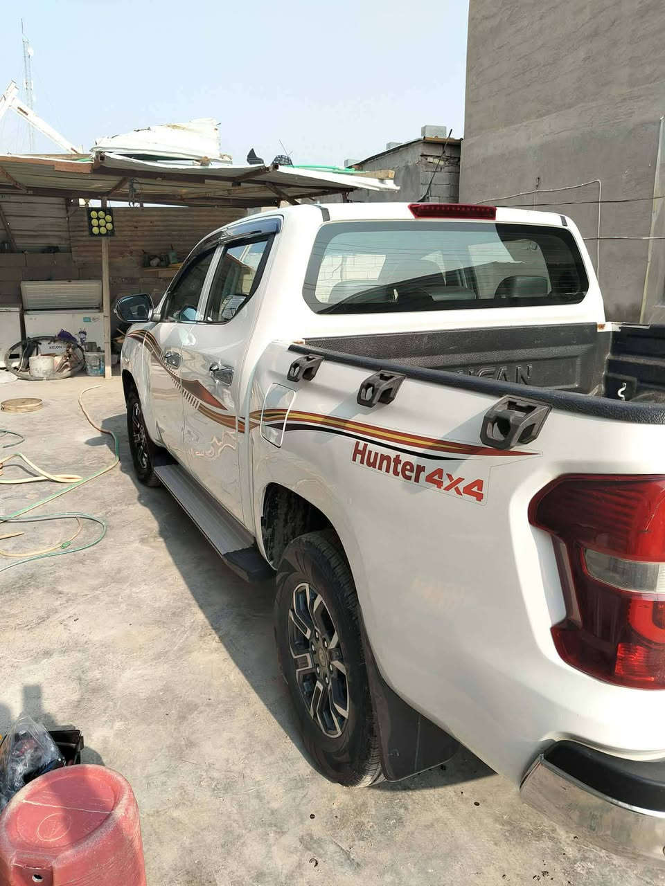 السلام عليك 
السيارة للبيع 
بيكم شانجان
الموديل 2024
السعر ب 160 
اي استفسار علة هاذة الرقم 
***********
