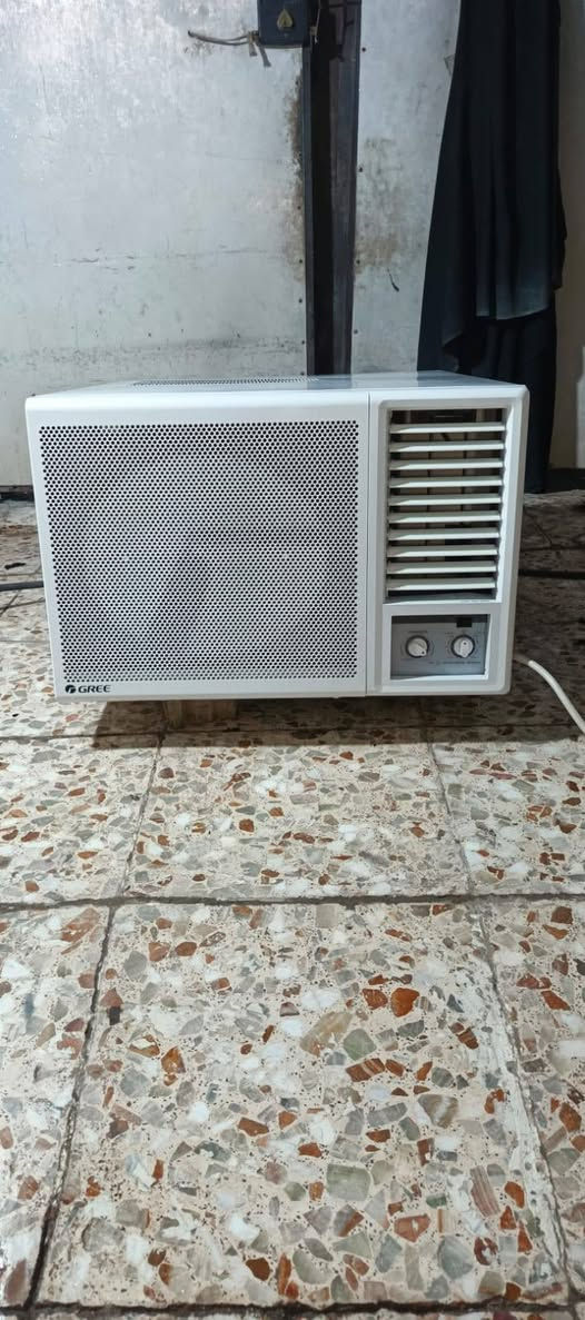 مكيف كري الطويل  طنين غاز 410 تدفئة تبريد بلادي قرص الشركة ماداخل تصليح استعمال قليل نظافة 95 بلمية اخو الجديد السعر 350 مكاني بغداد حي الامين ***********
