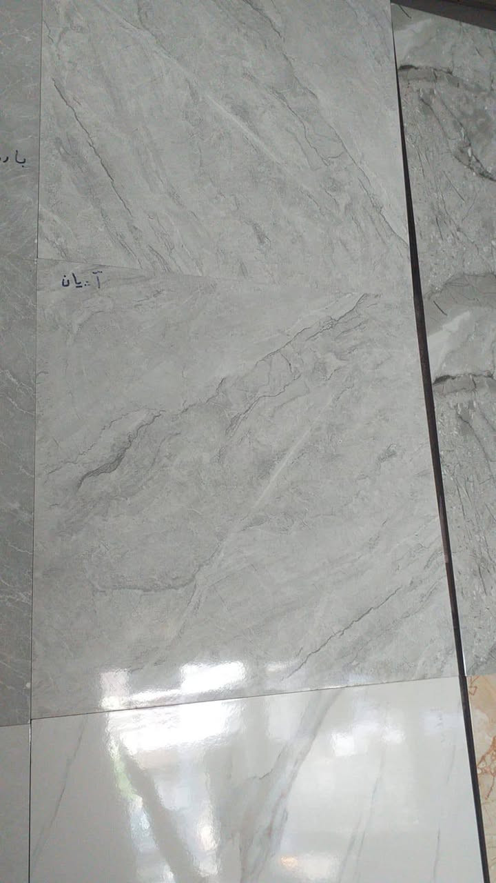 السلام عليكم ورحمه الله 
عرض خاص 
60*60 بورسلين ايراني 
شركة كيما  الخفيف 10 ونص مليمات 
السعر 6000 
60*60 شركة كيما الثقيل 12 مليمات 
السعر 6500 
معرض سيراميك النسر الذهبي 
العنوان تقاطع السادة الطريق الى عبد الله بن علي 
*********** هاتف
