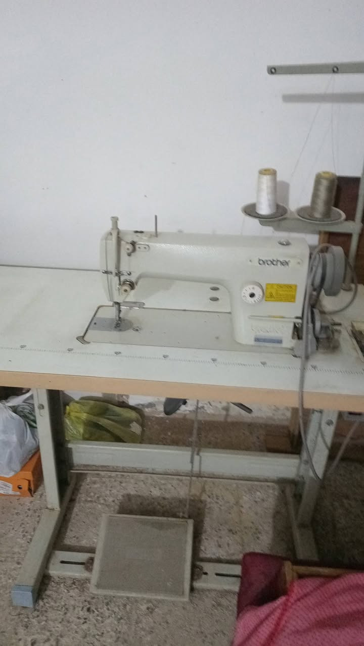 مكينة خياطة ممتازه غير مستعمله فقط ايام برذر  للبيع ٢٢٥ الف حي الجهاد لا يوجد توصيل التواصل  واتس اب ***********
