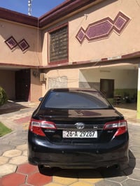 كامري ٢٠١٢ خليجي glx گير+محرك شرط  السياره بيها ثلث قطع رش بدون دعمه ا...