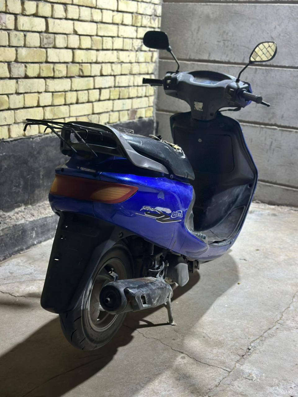 دراجه للبيع ما ناقصه اي شي مكينه مجفته مكان خور زبير ***********
