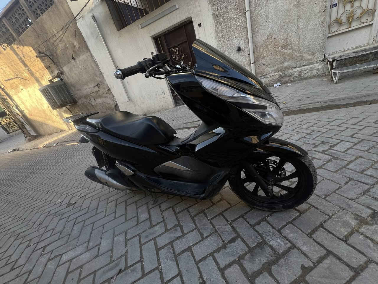 دراجه bcx الجيل الثالث كامله مابيهه نقص حساسات كلهه شغاله بيهه نضام تدفئه وكيبل شحن ماشيه ٨٥ حقيقي رايدهه ب١٣ ونص ورقه مكاني شارع فلسطين ساحه بيروت شراي اتصل ***********
