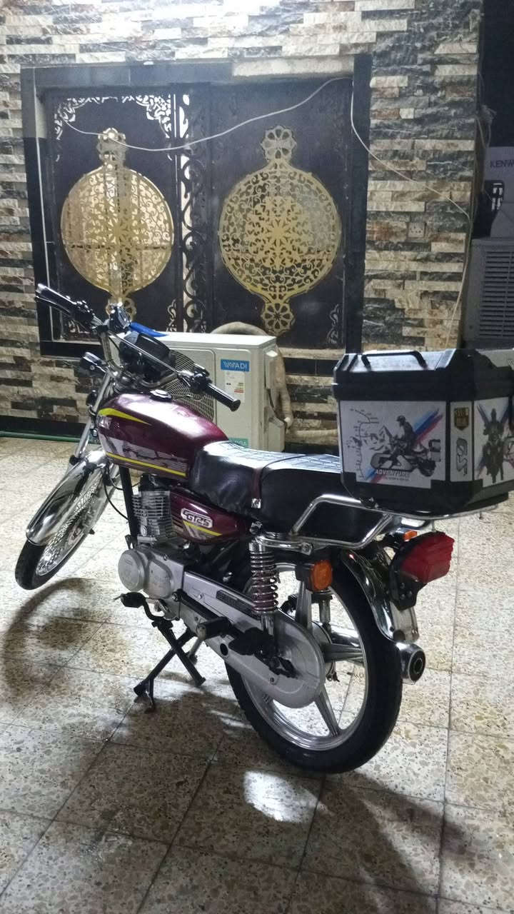 السلام عليكم دراجه ايراني 4 كير موديل 2024 دراجه جديده وجاهزه مابيها نقص السعر 475 وبيها مجال قليل مكاني بغداد الحسينيه الراشديه رقم الهاتف ***********
