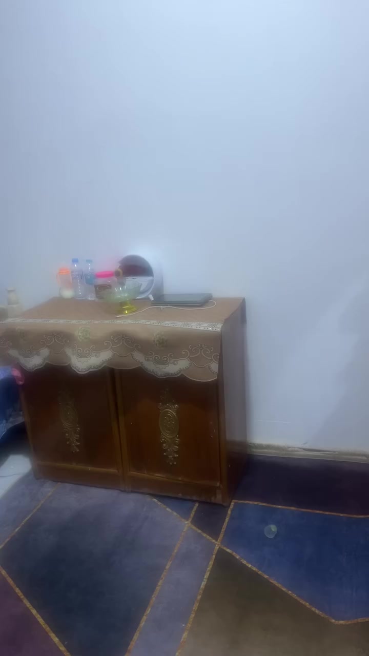 بيت في منطقة البهادرية قريب محطة الكهرباء الجديدة 
طابو زراعي سند ٢٥عراقي يحتوي ع 
دوانية 
صالة 
مطبخ 
غرفتين 
صحيات خارجية وداخلية 
السعر ٧٠بي مجال للجادين 
***********ابو لبيت لا ابو عقار ولا علان
