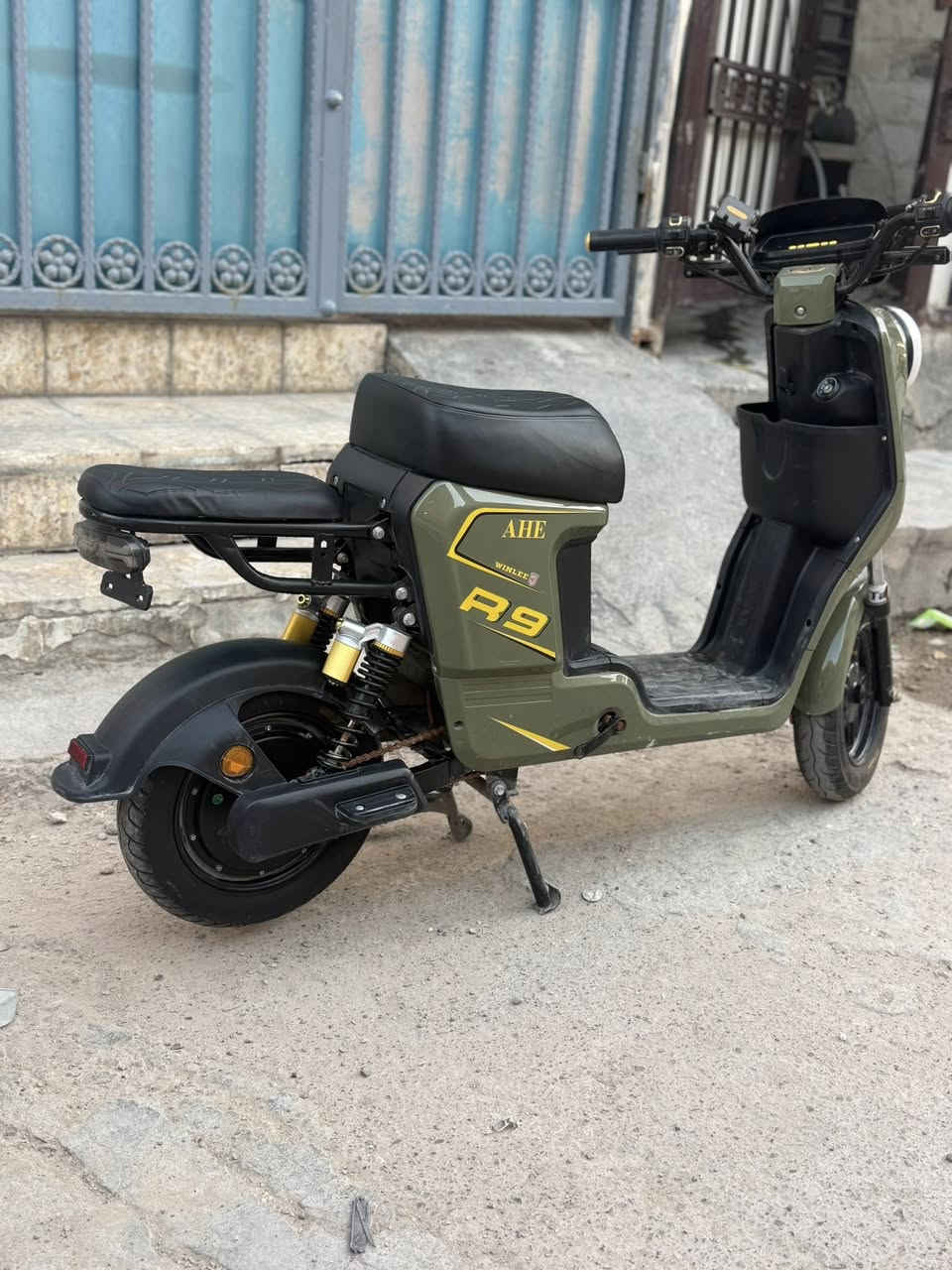 دراجة ار ٩
مديل ٢٠٢٦      اي نقص ما بيها السعر ٤٠٠ و بيها مجال ***********
