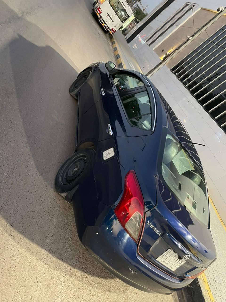 السلام عليكم نيسان فيرسا ٢٠١٢
بيه بس صبغ جاملغين وبنيد اثر جراد سونار موجود 
ماشيه ١٤٩الف
رقم دولي
هزه جديده
كير جديد
تخم تاير جديد
مكينه كايمه شغاله وتمشي السياره بيه بس صوت بلمكينه 
سعر ٨٢ وبيه مجال ***********
