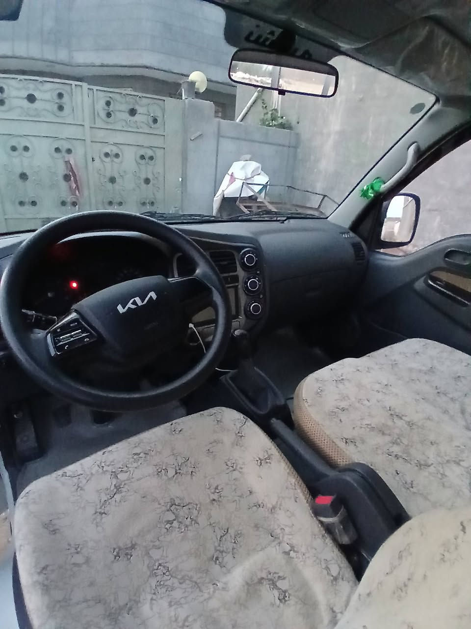 سلام عليكم كيه حمل موديل 2025 كفاله عامه ماشيه 17 الف دوشمه كامله كاعيه وتنته وطشت سياره فول خير من الله كفاله عامه محرك وكير على وضع الشركه  كفاله وبسمي سياره *********** مكلف بل نشر
