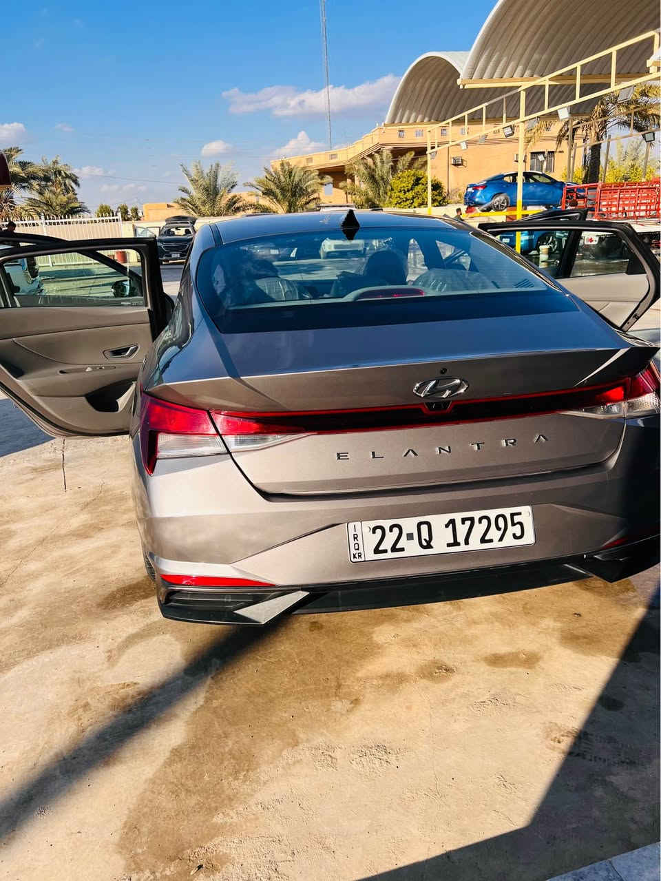 السلام عليكم
للبيع هيونداي النترا 2023
*محرك 4 سلندر 2000 دوش 
*السيارة حادثها فقط الجاملغ الخلفي جهة السايق ومصلح ومصبوغ وصور الحادث بالمنشور. 

*بدون ايرباك كل الايرباكات سليمة بچم كبس.

 بدون شاصي ولغد كله سليم 
الكير والمكينه عالشركه بدون فتح 

السيارة فول عدا الفتحه sel 
فول تحكم ستيرن
بصمه عدد 2
شاشة كاملة متصلة وعدادات ديجيتال
رادار امامي وخلفي وجانبي (نقاط عمياء)
توقف ذاتي
لايت امامي led 
قيادة ذاتية
تحديد مسار
درايف مود (Normal,Sport,Smart)
اوتو هولد
هاند بريك دكمة
بصمة ابواب
بصمة تشغيل
تشغيل عن بعد
ابل كاربلاي واندرويد اوتو
شاحنة وايرليس
منافذ داخلية يو اس بي وتايب سي
كشنات مخمل
كروس كونترول مثبت سرعة ومحدد سرعة 
كامرة خلفية دوارة
كشنات تدفئة
التبريد ايضاً بي شاشة
**السيارة بأسمي وتحويل مباشر رقمها اربيل 
ماشيه 45الف 

سعر السياره 168وبيها مجال بسيط 
مكاني بغداد 
للأتصال (***********)متوفر واتساب بغداد, العراق
