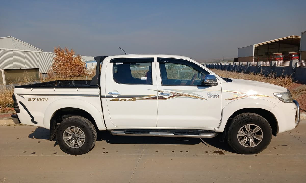 تۆیۆتا مەرزیە مۆدێل 2014
شەریکە جیهان
جام سلایت
ئاوێنە کارەبا
252 هەزار ڕۆیشتووە
بێ مەسروف و تەقەو ڕەقە
گێڕ و مەکینە ئەکسل بەشەرت
سەنەوی تازە بەسەر چووە
ڕەقەم باریك
سەیارەی ماڵەوەیە هی مەعڕەز نییە
ئەو دوو شوێنەی دیاریم کردووە
بن بەگلایتەکان بەس پەمپە
3 جێی ساردەکووتی هەیە
سەیارەکە لە هەولێرە

سحری 195 و معامەلەیەکی کەم

وەلامی کۆمێنت نادەمەوە موشتەری تەلەفۆن بکە

ڕەقەم و ڤایبەر و واتس ئەپ ***********
