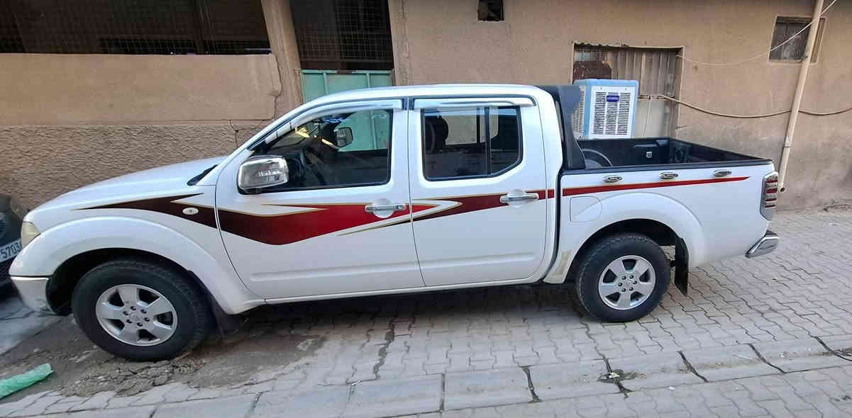 سلام عليكم 
من رخصة الادمن 
نيسان نيفارا موديل 2013 رقم بغداد بإسمي إنكليزي هزة جديدة بشهر الرابع تحويل مباشر محرك وكير مكفولات صدر جديد تخم تاير ادامة كاملة منظومة البنزين راديتر جديدة صور السونار موجود من ضمن الصور السيارة بيها الهلال الخلفي صبغ وجزء من الدعامية الامامية فقط والباقي بارد مكانات مكان السيارة بغداد الشعلة السعر 136 وبيها مجال للأستفسار الإتصال على الرقم *********** موجود واتساب الرجاء عدم التعليق الشرايين يتصل
