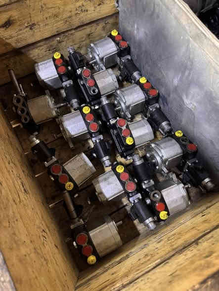 تم وصول ادوات مال جي سي بي توربوات دينموات اطرمبات استيرن اطرمبات مال بنكه كلا اصلي شركه ما مستعمل + طخم اويالا حجم ٢٨ زيرو شركه عنوان زاخو ***********
