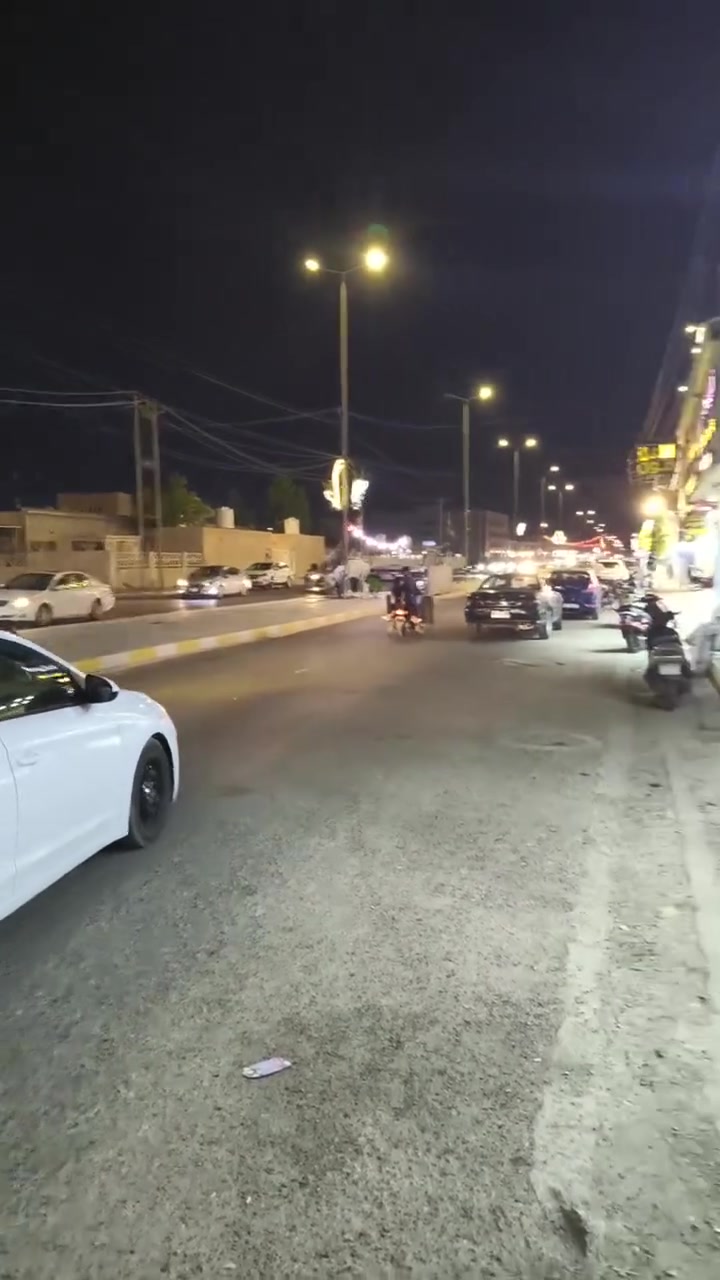 كافتريا للبيع  شارع 30 قرب مركز حصي الخاجية 
الكافتريا مجهزة 

شواية بركر ايطالي 130 سم كبيرة
قلاية 2 حوض حساس دهن 
ميز قلي فلافل 
كابسة صاج 
حماية طعام 
شواية دجاج ٦ شيش 
براد عمودي عدد2 
مجمدة عدد 1 
ميز ستل استيل ايطالي عدد 2 
ميز بلاستك عدد 2 
8 كرسي 
ميز كاشير 
مبردة عدد 2 
مولد 22 امبير 
سنك 
ملحق سنك 
رفوف 
ميز عدد 2 
مثرامة لحم 
خلاط حمص 
للاستفسار استفسار على هذا الرقم *********** واتساب اتصال 
غير متواجد على الفيسبوك
