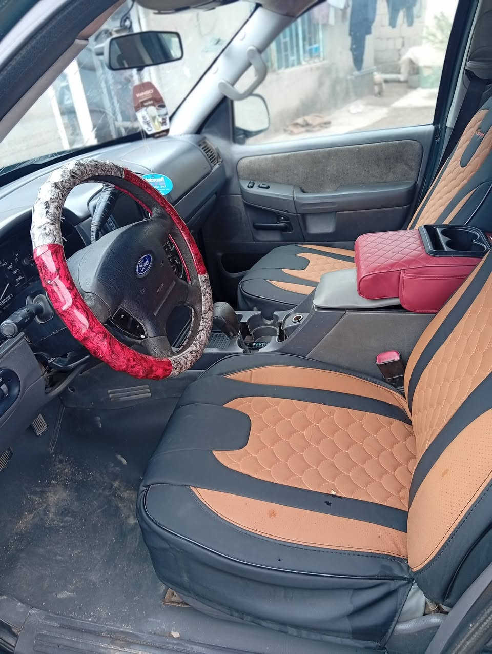 سلام عليكم ورحمه الله وبركاته 
سيار فورد اكسبلورر للبيع موديل 2004
سيار مال مزاد وزار الداخليه 
بس ترقم من يمك 
سيار مكفوله كفاله عامه محرك جديد 
مال حاويه الاستفسار أكثر اتصل على الرقم 
***********
