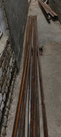 وبركاته عندي 13 زوايه مالت بناء و6شيلمانات وهمين عمدان الي يريد يشتري ...