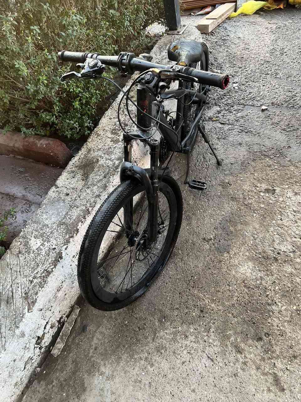 بايسكل للبيع  على حطته السعر 35 وبيه مجال الرقم ***********
