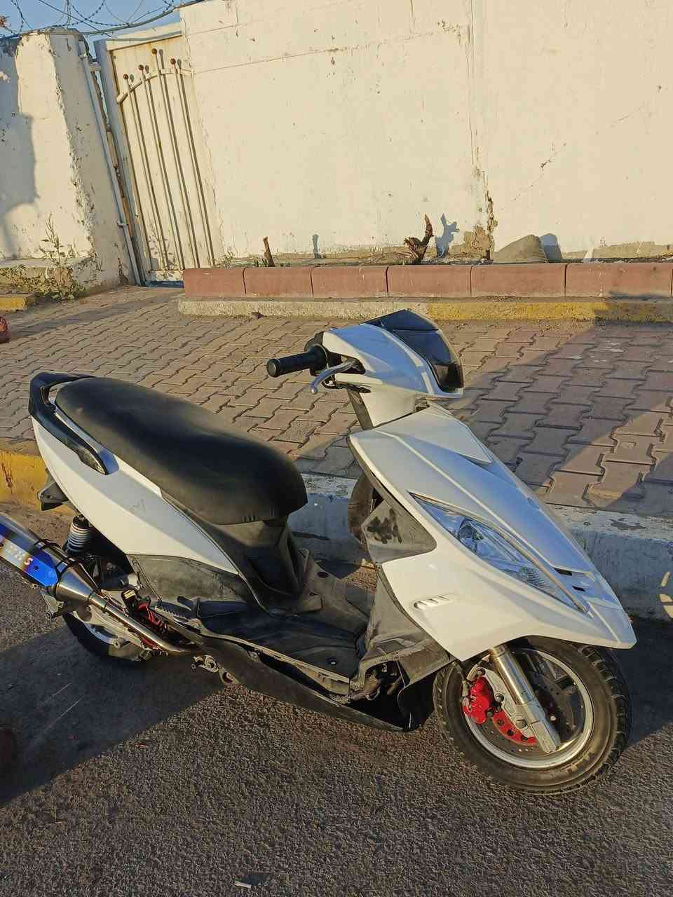 سلام عليكم جيتي ار للبيع كفاله عامه
مكينه بلاديه بل جيس كهربايات كلها شغاله ما نقصها اي شي بيها صالنصه رياضيه وصدر مامي رياضي رقم ***********بغداد
