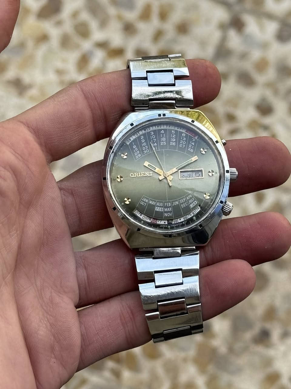 ساعة اورينت اتوماتيك ياباني اصلي
نافذة عرض الشهري و اليومي 
القطر ٤٥
نظافة  عاليه جدا 
شغل مضبوط 
سير كامل اصلي 
السعر خاص لطفا 
يوجد توصيل لجميع المحافظات 
***********
