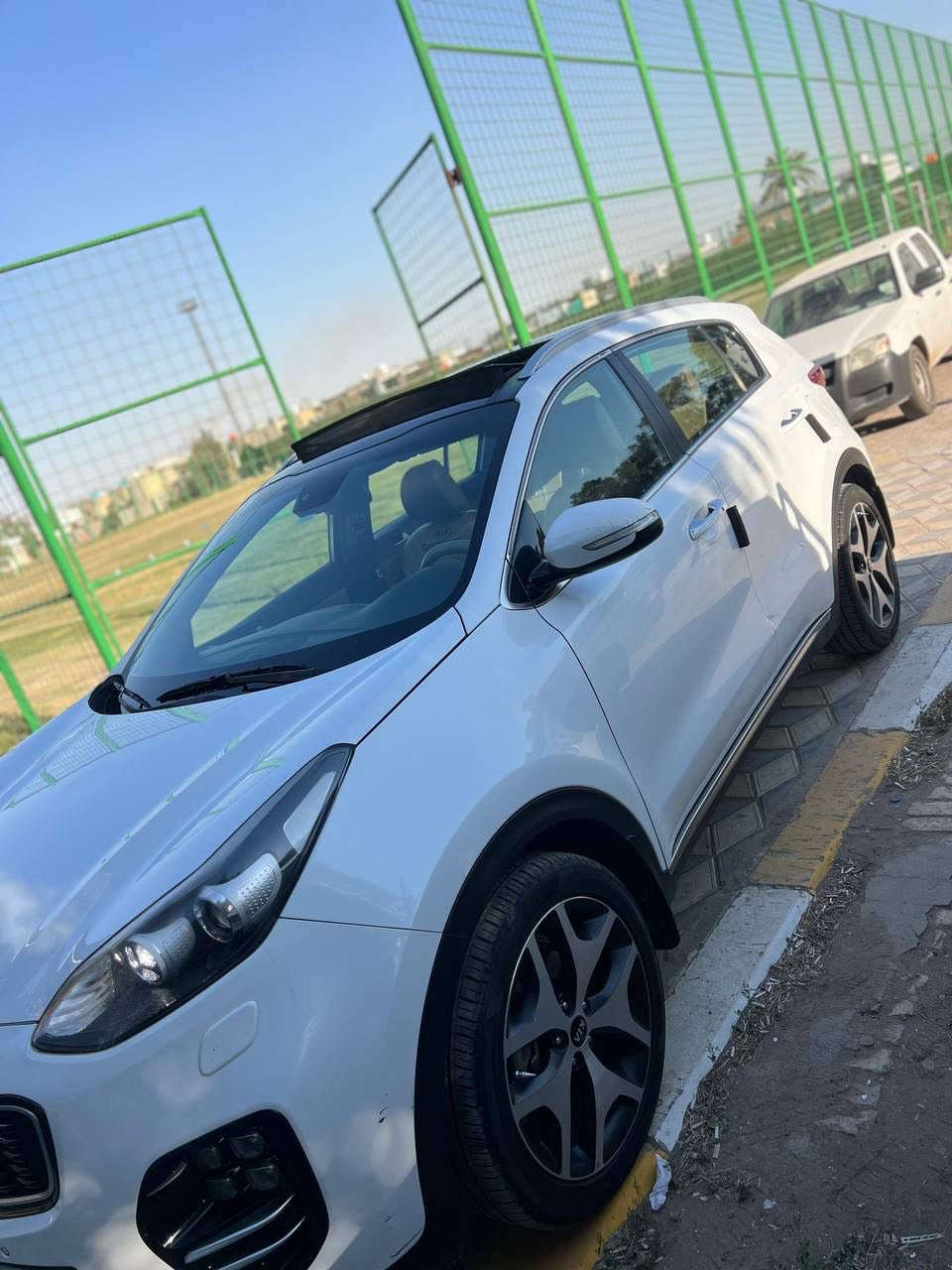 السلام عليكم
كيا سبورتج 2019 
فول مواصفات للاخير
جي تي لاين
محرك دووش
بدون اي نقص
كفالة من الصبغ والتبديل
بيها مكانين pdr
ماشية 60 الف كيلو
ب اسمي 
السعر
197 ورقة وبي مجال بسيط
***********
بغداد الدورة
