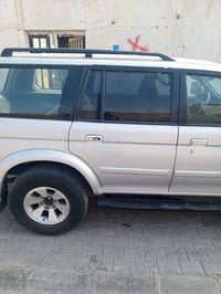 سيارره مستبوشي ناڤيتي مديل 2007 لون سلفري سياره مصبوغه جماليه مكفوله م...