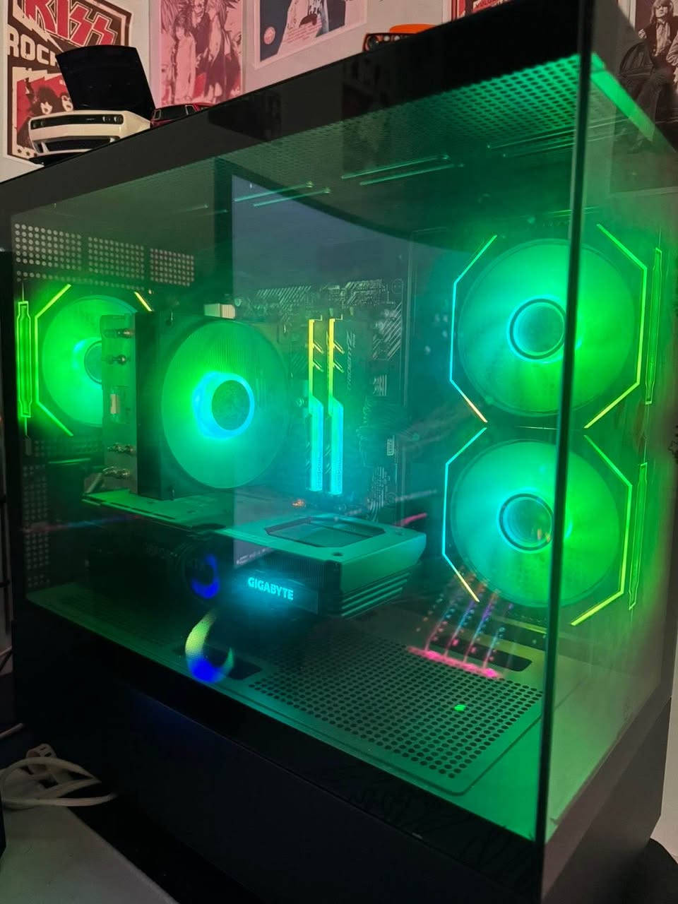 CPU/ RYZEN 5 5600X
GPU/ RTX 4060 GIGABYTE 3FAN
RAM/ 32GB G.SKILL 3600MHZ
MB/ B450MK ASUS PRIME
SSD/ 1TB SSD NVME
COOLER/ DEEPCOOL AG400
PSU/ DEEPCOOL 650W GOLD
CASE/ XIGMATEK 
 
Monitor : samsung 2k/ 144hz/ 27 inch/ curved

Ups : 24v-1500-1ph

Mez u mouse u keyboard mouse pad u speaker 

1,400$ السليمانية, العراق


**إذا كنت صاحب هذا الإعلان وتريد حذفه لأي سبب، رجاءا أرسل رسالة إلى الدعم الفني**