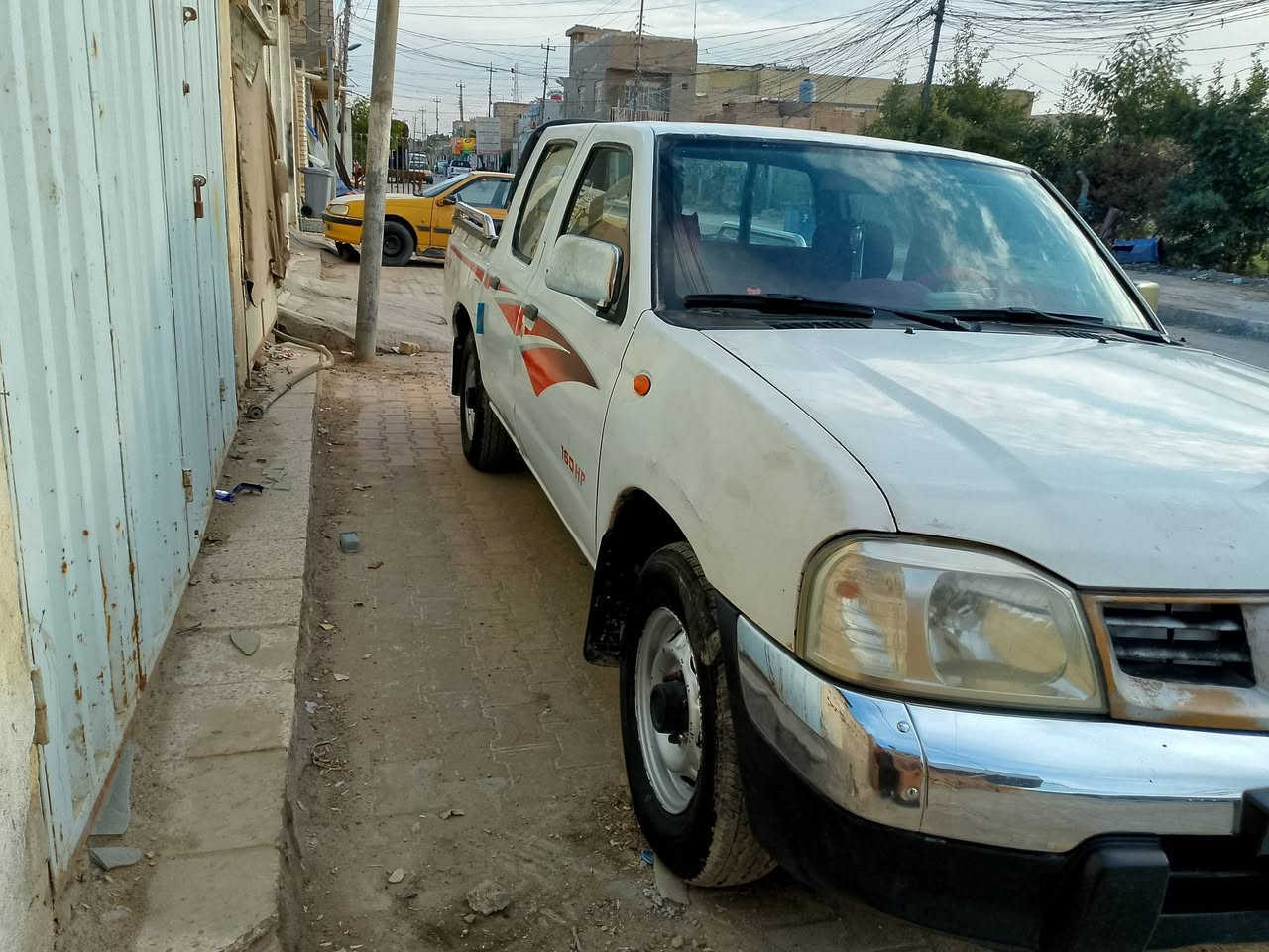 السلام عليكم نيسان مديل 2009 ( مصبوغه عام ) محرك كير شاصي مكفول كهربايات تبريد شغال  حداديه جديده تخم تاير جديد رقم قادسيه بسمي سنويه 28 مكان السيارة كربلا السعر 105 وبيها مجال. اتصل ***********
