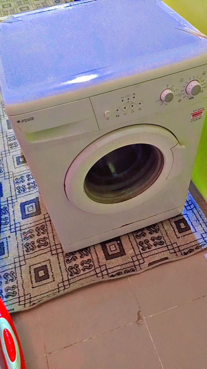 غساله اوتوماتيك شغاله بس اني ابيعه عاطله سعر 40 الف اليريده يخابرني ويدلل ***********
