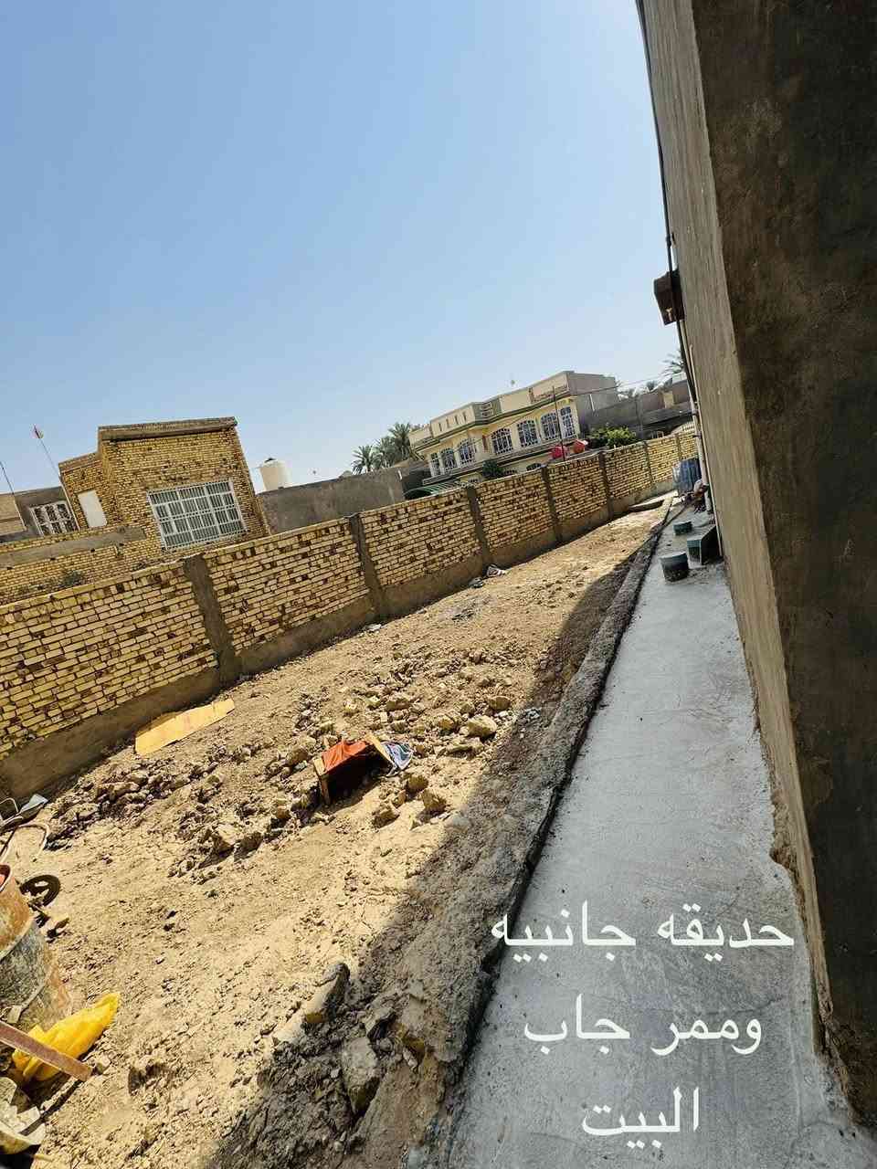 بيت للبيع  طابو زراعي سند 25 مساحه البيت 500متر البيت مكون من طابقين  الطابق الارضي طارمه وحديقه اماميه وحديقه جانبيه كبيره و مجمع صحيات خارجيه مع ممرات خلف البيت وجانب ألبيت
بيت للبيع  طابو زراعي سند 25 مساحه البيت 500متر البيت مكون من طابقين  الطابق الارضي طارمه وحديقه اماميه وحديقه جانبيه كبيره و مجمع صحيات خارجيه مع ممرات خلف البيت وجانب ألبيت 

مداخل عدد2 مدخل للصاله والمطبخ والمدخل الثاني للا ستقبال  الصاله طول5x15

الاستقبال 5x9غرف نوم عدد2 الغرفه الأولى 5x5 الثانيه 4.5x5المطبخ 5x7.5حاروبارد مجمع صحيات4x4الدرج دوارمرمر الطابق الثاني الصاله 15x4.5 مطله على بلكونا غرف نوم عدد2 4.5x5 مطلات على بلكونات  مجمع صحيات نفس الطابق الارضي الطابق الثاني ثلاث سطوح

البيت بشراف مهندس البناء حديث 2025البيت خير من الله بناء درجه اولى  شكل البيت ب الواقع احلى من التصوير 

ملاحظه  علمآ ان البيت كله صب كونكريت مجاري الدار كلها على الشارع ماعدى صحيات على مخزن 

موقع البيت بابل الحمزه الغربي خلف مدرسه المجتبى يم بيت مدير الناحيه حجي نبيل 

داخل الشارع الشارع كله صب ومجاري 

للاستفسار الاتصال

*********** 

***********

❗ بس الشراي خلي يتصل❗

‼️ السعر/خاص /او اتصال ‼️ 

والي ما يعجبه السعر الله يرزقنا ويرزق الجميع
