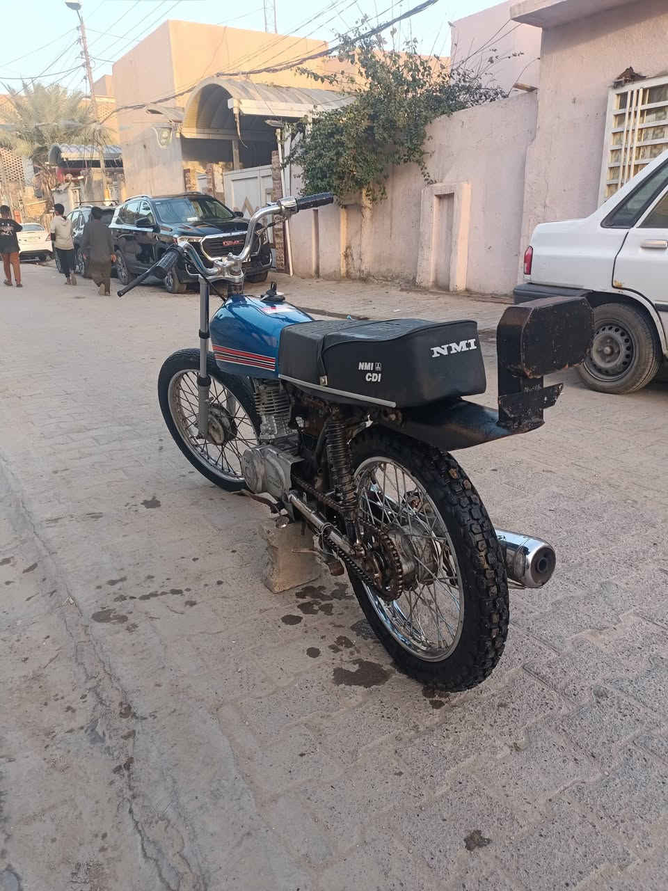 سلام عليكم دراجه كلك للبيع المحرك بي دخان قليل بس من ادوس بانزين السعر 250 وبيهه  مجال قليل مكاني نجف


**إذا كنت صاحب هذا الإعلان وتريد حذفه لأي سبب، رجاءا أرسل رسالة إلى الدعم الفني**