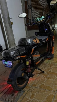دراجه شحن x900 لوك 5 بطاريات سعر 375 الف بي مجال لشراي رقم 07729660927
