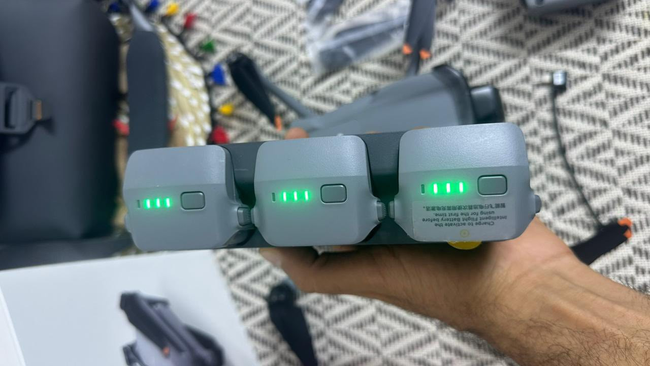 DJI-AIR 3/جديد استخدام مره واحده العنوان ديالى المقدادي  هاتف  ***********. وتساب موجود
