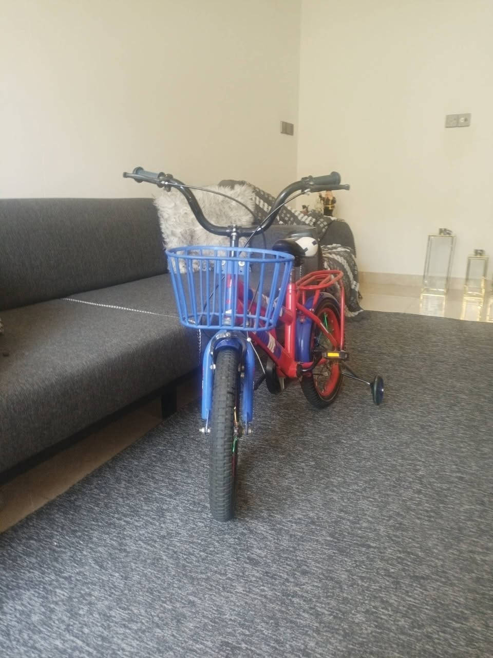 السلام عليكم بايسكل للبيع جديد ممستخدم نضافته %100 كلشي شغال بي مابي اي نقص مكينته صافيه بريكاته شغاله تايرات جدد مماشي بلشارع بس بلبيت بايسكل كلش جديد بال اضافه سله وجروخ يشعل ضوايات حلوات السعر 50 وبي مجال قليل المكان بغداد الشعب


**إذا كنت صاحب هذا الإعلان وتريد حذفه لأي سبب، رجاءا أرسل رسالة إلى الدعم الفني**