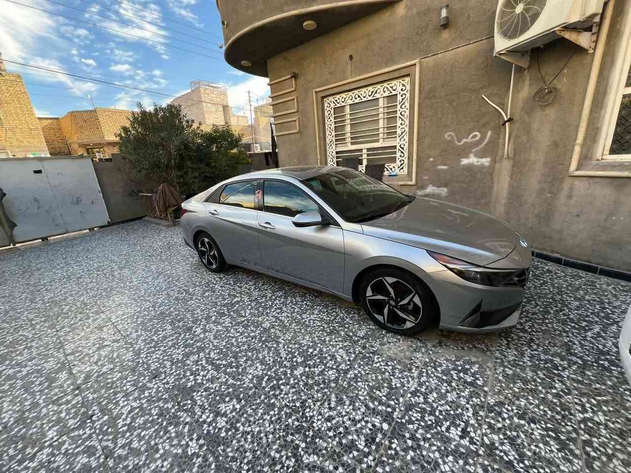 سلام عليكم
للبيع النترا 2022 وارد امريكي رقم ذي قار معوقين 
حادث السياره تبديل باب الخلفي فقط 
فول مواصفات 1/1
السعر 155 وبيهه مجال بسيط 
للاستفسار ***********
