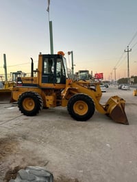 للبيع: كوماتسو عظم (100) - بحالة الوكالة ونظافة تامة 🚜 للبيع شفل كومات...