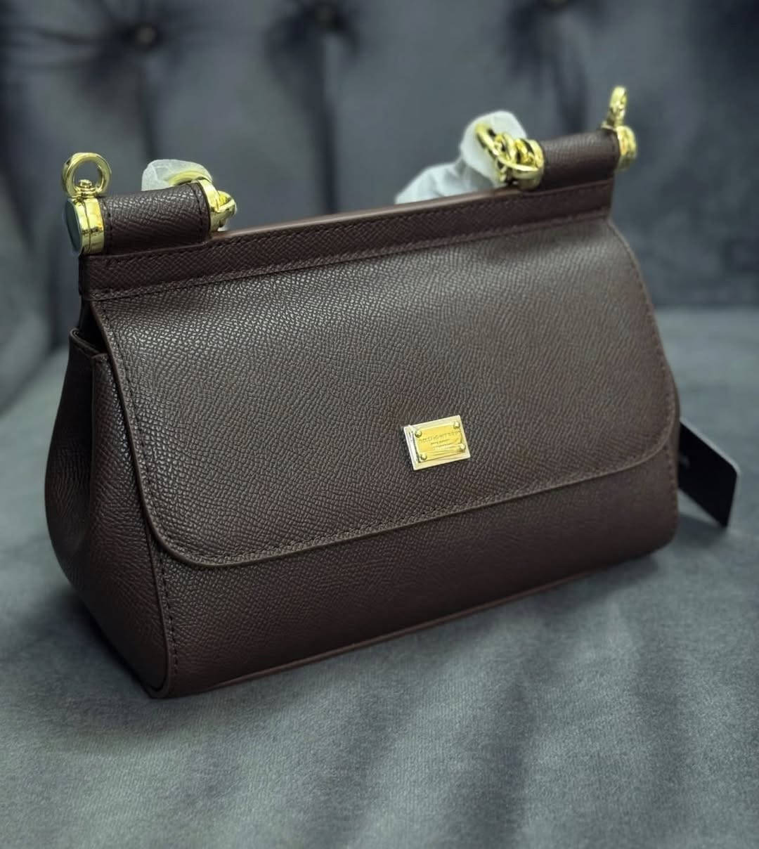 متوفر عندي جنطه ماركه D&G يجي بيها ستيله


**إذا كنت صاحب هذا الإعلان وتريد حذفه لأي سبب، رجاءا أرسل رسالة إلى الدعم الفني**