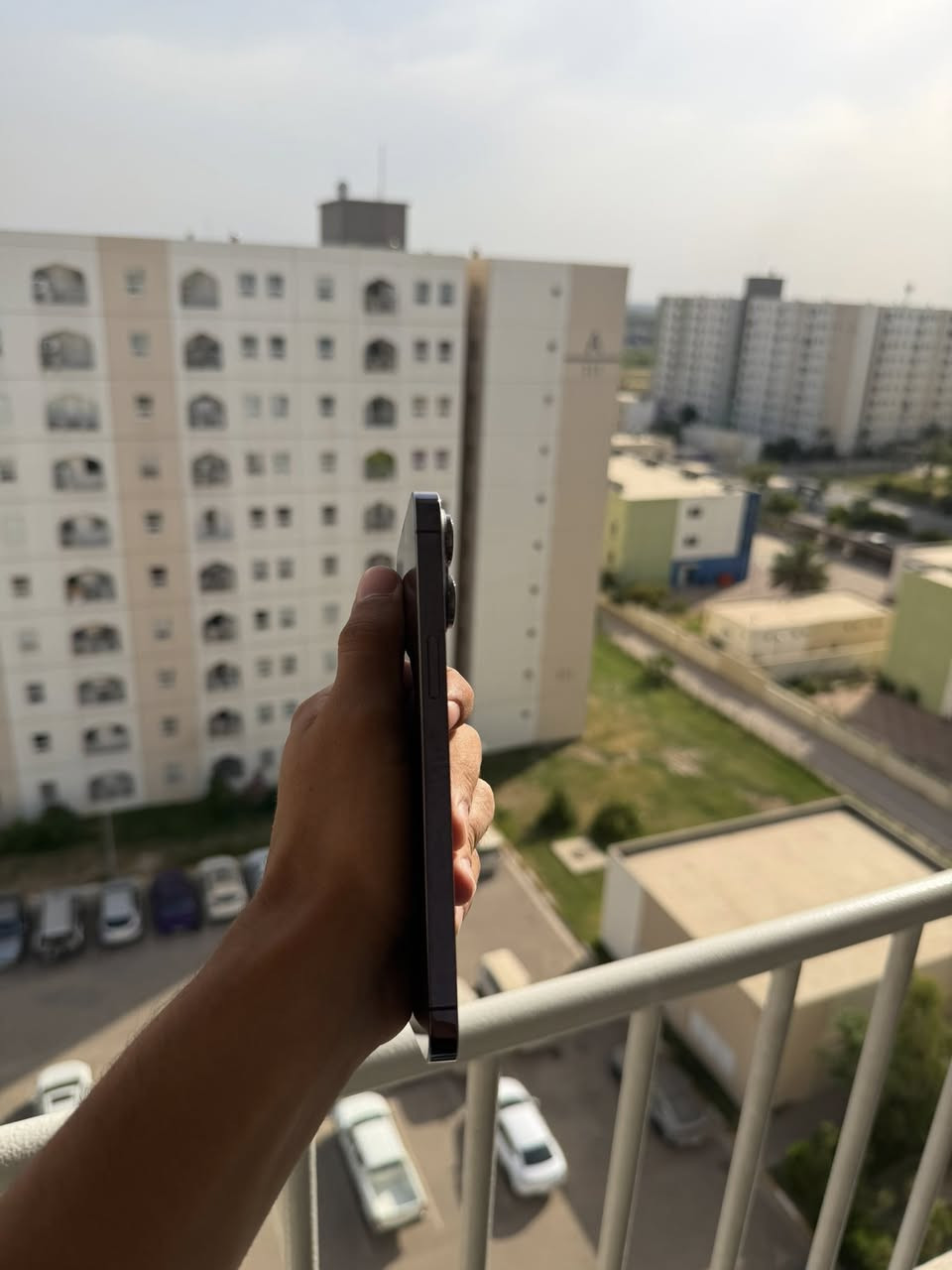 سلام عليكم 
14 برو ماكس
256ذاكرة 
بطارية 81 
الجهاز على وضع الشركة ولا مفتوح ولا مبدل اي شيي
وعلى  ايدي كارتونه 
السعر 850 
*********** واتس اب
