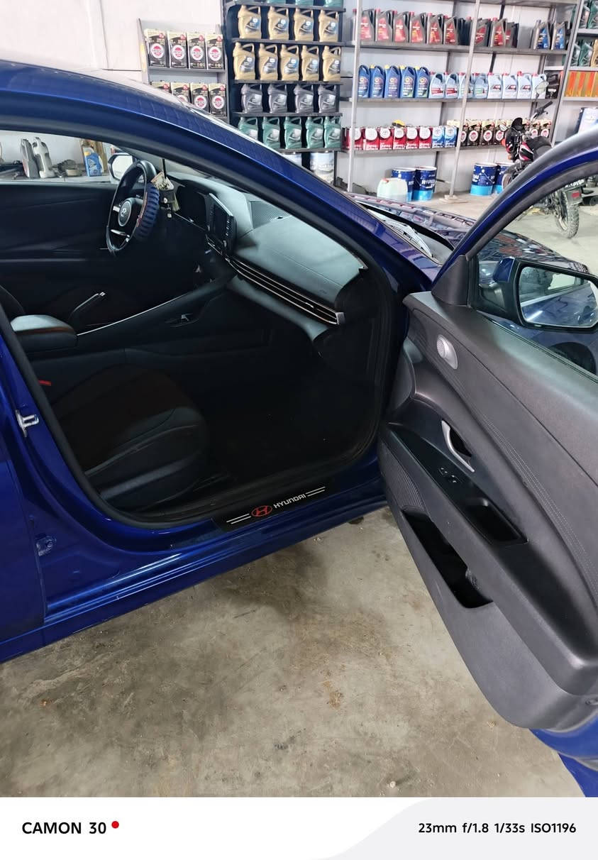 النترا موديل ٢٢فقط بارد الجاملغ الخلفي بدون صبغ رقم بغداد رقم الشاصي بالمنشور اذا اتحب اتشوف الضرر 
السعر ١٥٥ وبيها مجال 
للاتصال *********** مكان السياره ديالى بعقوبه
