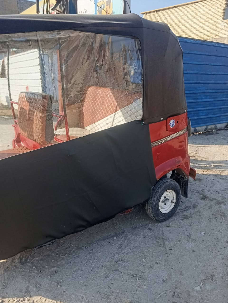 سلام عليكم تكتك موديل 19اوراق تكتك مذب عليهه ربع تجفيت شركه اكسل شركه كلجات جدد شركه جادر جديد  تخم تايرات تكتك مذب عليه كلشي كبل لشارع مصبوغه عام جماليه  السعر 2750وبيهه مجال العنوان بغداد المحموديه مكلف  بل نشر رقم صاحب التكتك  ***********
